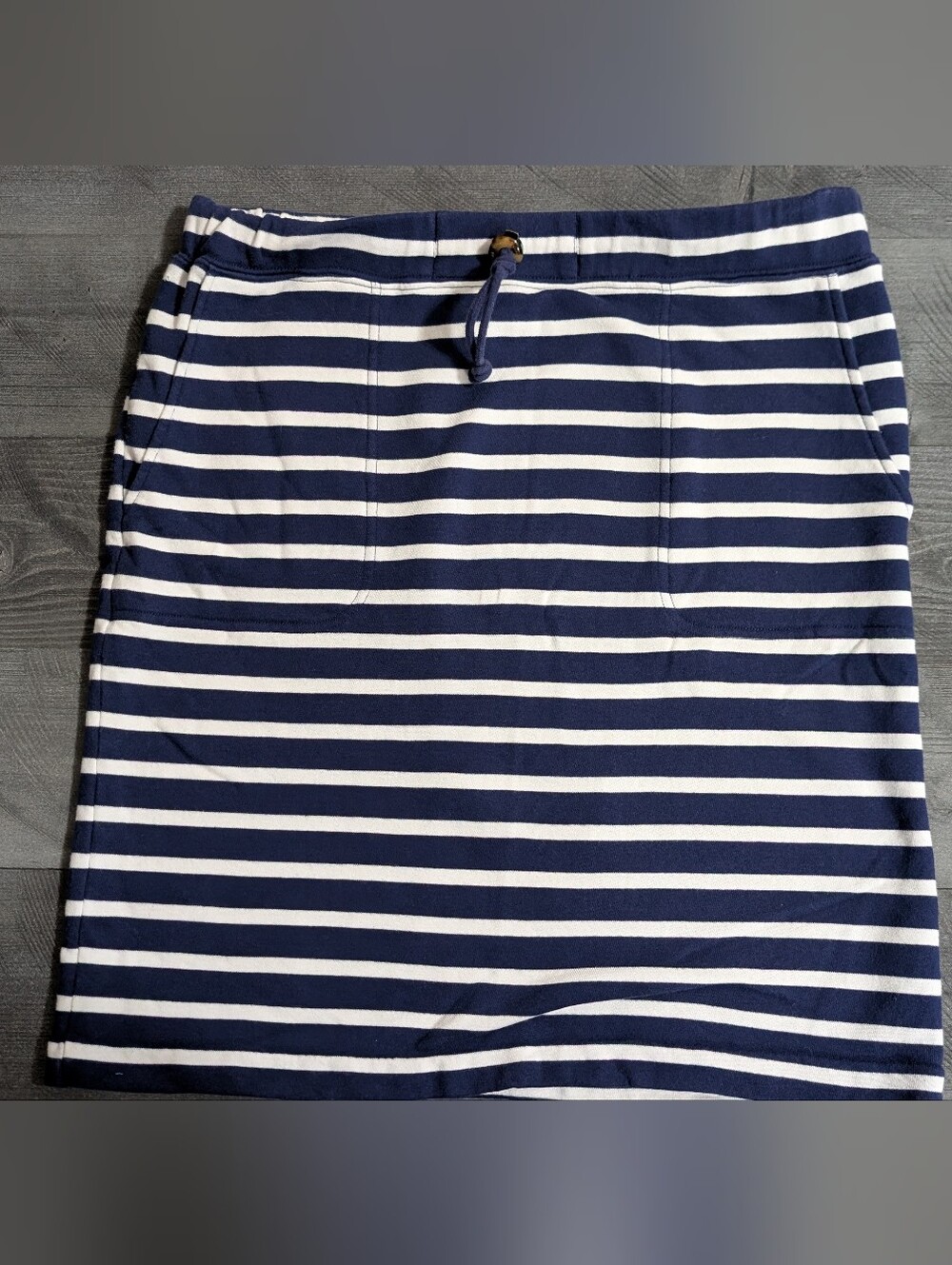 Vineyard Vines Navy and White Striped Pencil Skirt Size small
